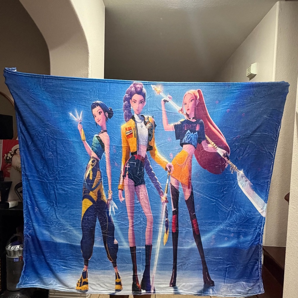 KPOP- Demon hunter- Huntrix-  Animated Character Blanket - brand new